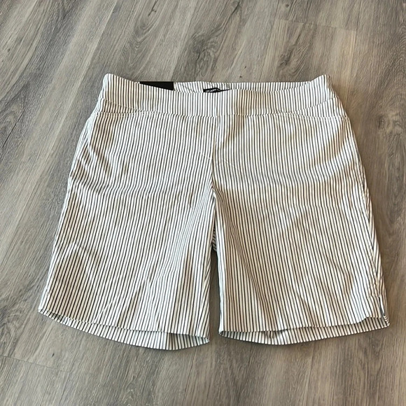 🚩 Hilary radley NWT  shorts size 16 - Picture 1 of 6
